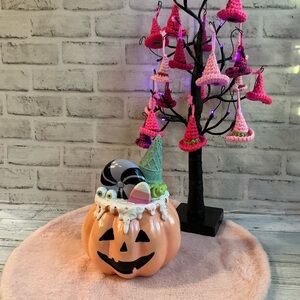 GHOULISH Resin 8.75in Jack O Lantern With Candy Halloween Decor.